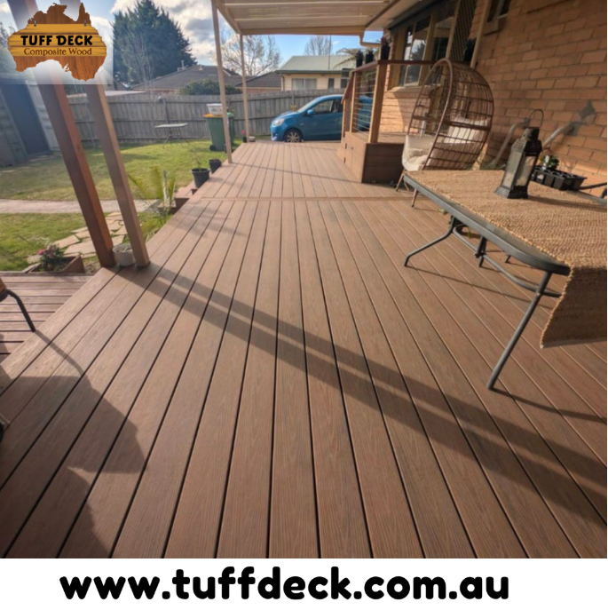 Which colors complement composite decking the most?